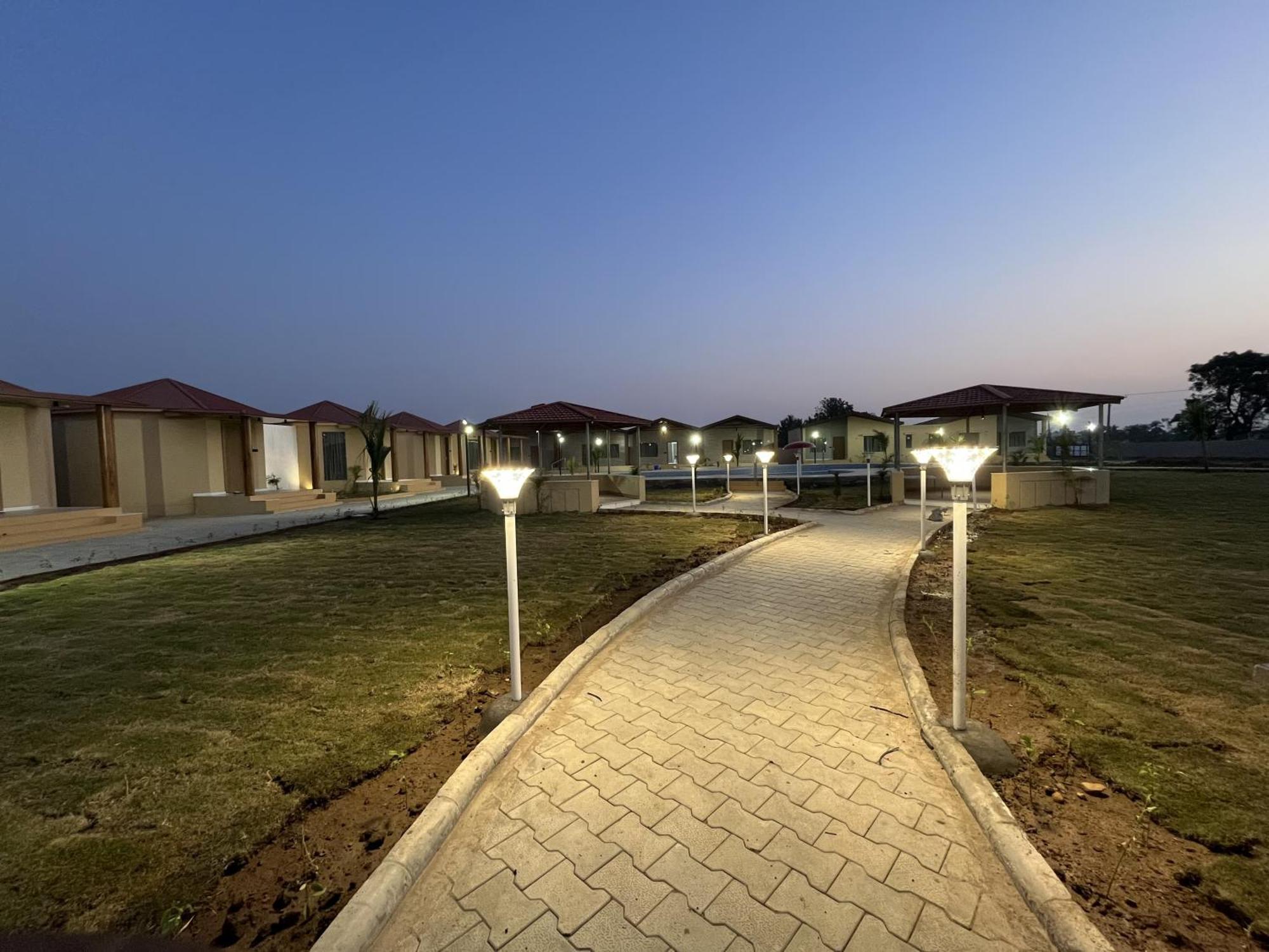 Shree Jalaram Resort Kodae Экстерьер фото