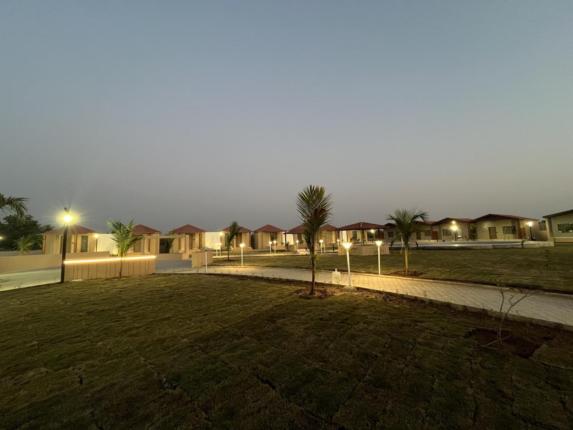 Shree Jalaram Resort Kodae Экстерьер фото